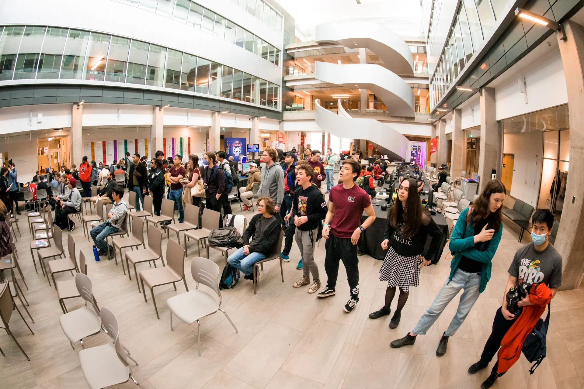 The crowd gathers in a college atrium during a Canakrn tournament